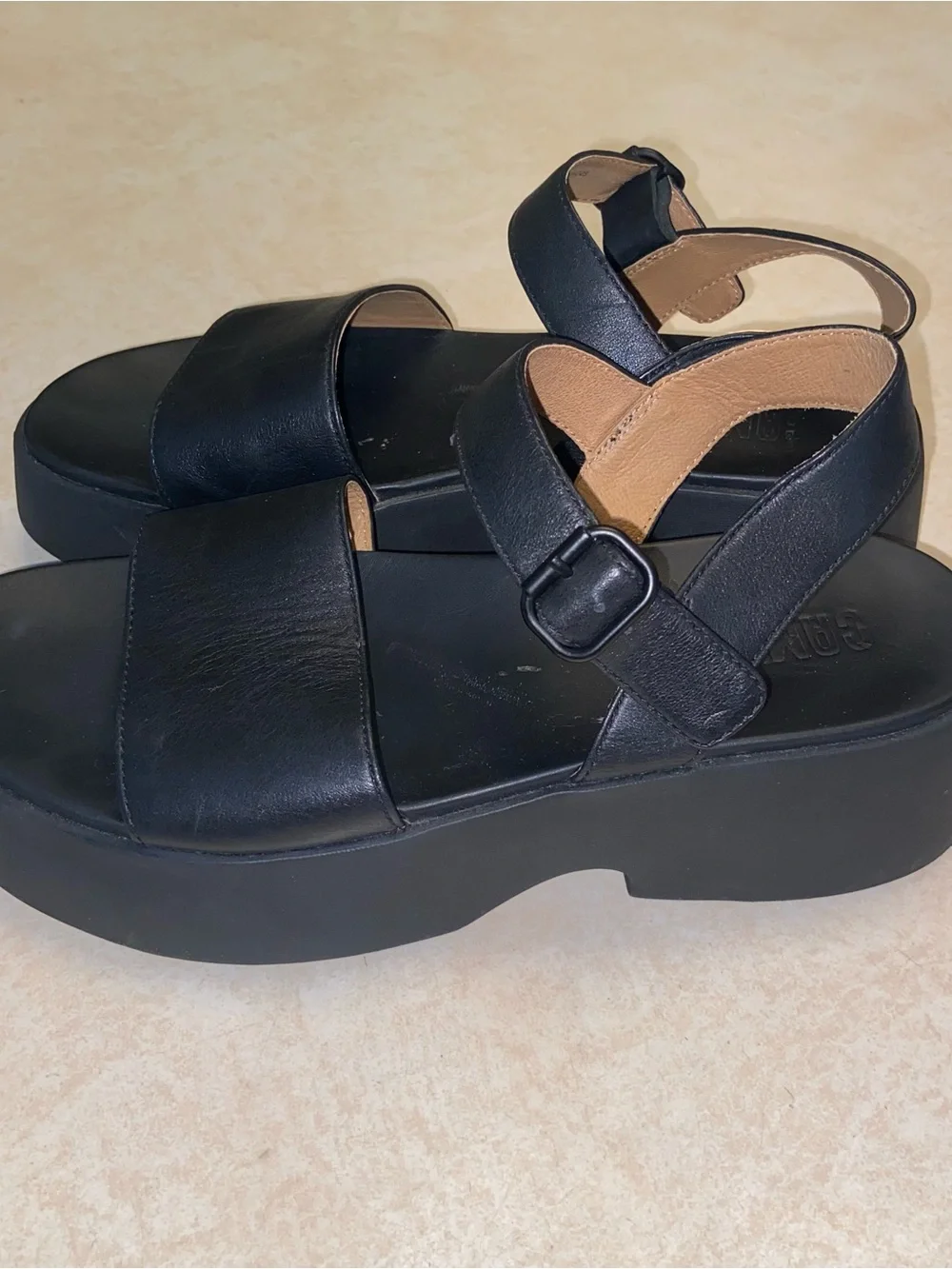 Camper shoes Womens Size 41 Black Platform Sandals Buckle Strap Leather Tasha